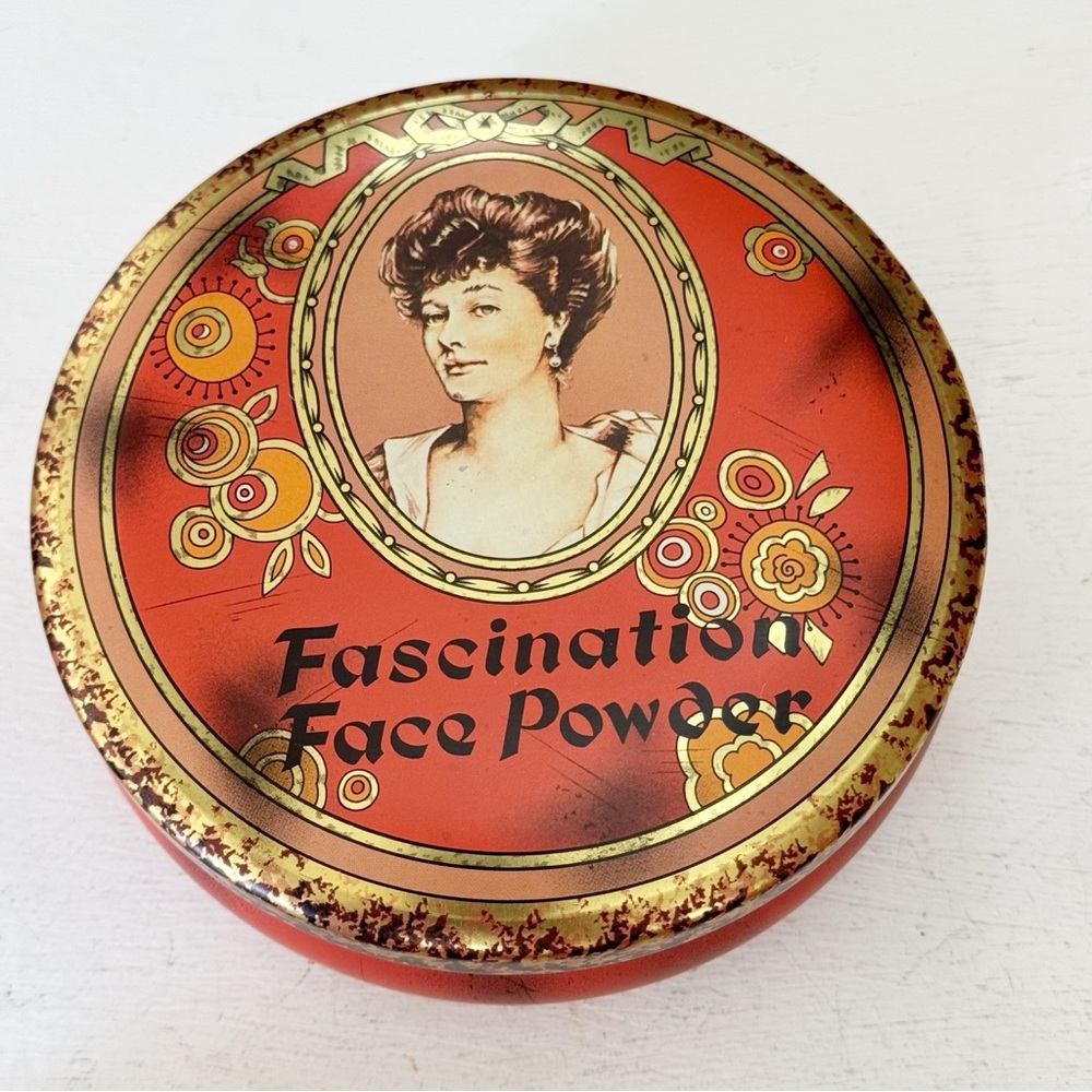 Beautiful Vintage Round Tin Fascination Face Powder Trinket Box Made in England